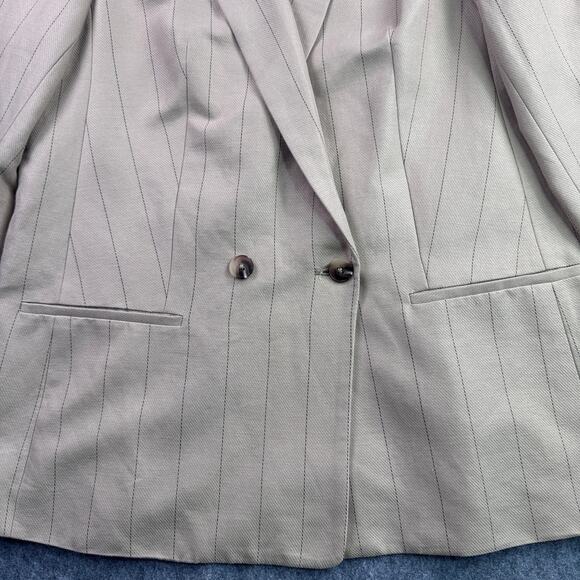 Express Women's Tan/Black Pinstripe Double Breasted Long Sleeve Blazer - Picture 5 of 7